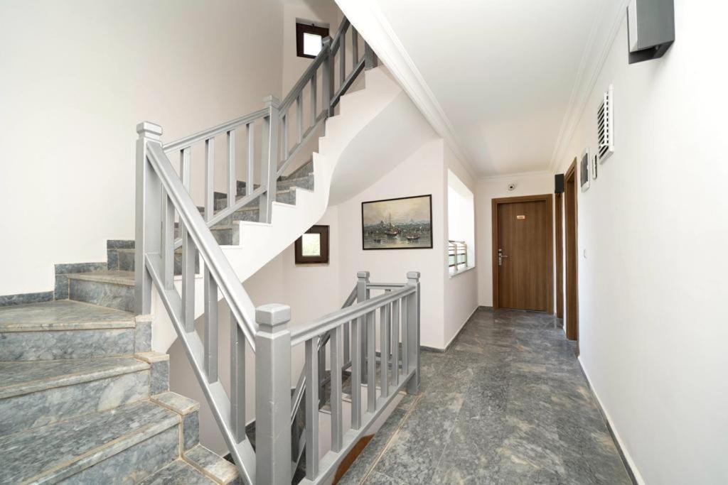 Qualia Park 3*