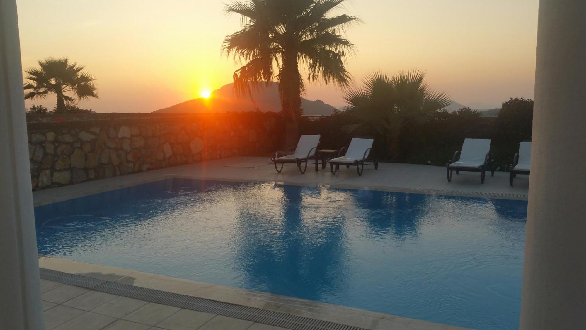 Sunset A Villa *