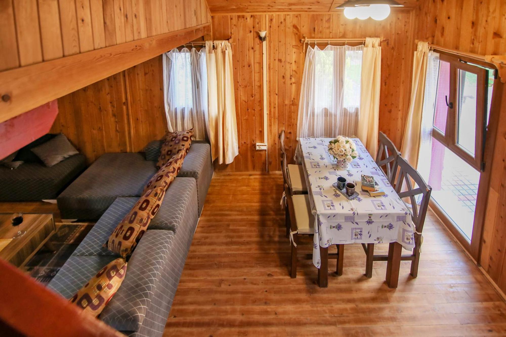 Ilk Ayvilla Villa