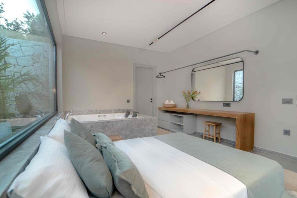 Holiday home Viohouses 6- Luxury Private Korunakli Oezel Havuzlu *