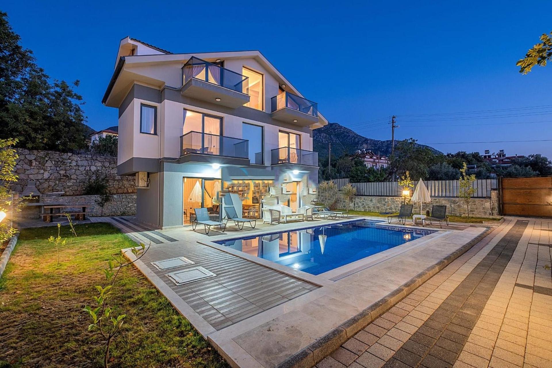 Sunrise In Oludeniz, 4 Bedroom Private Pool Villa Fethiye