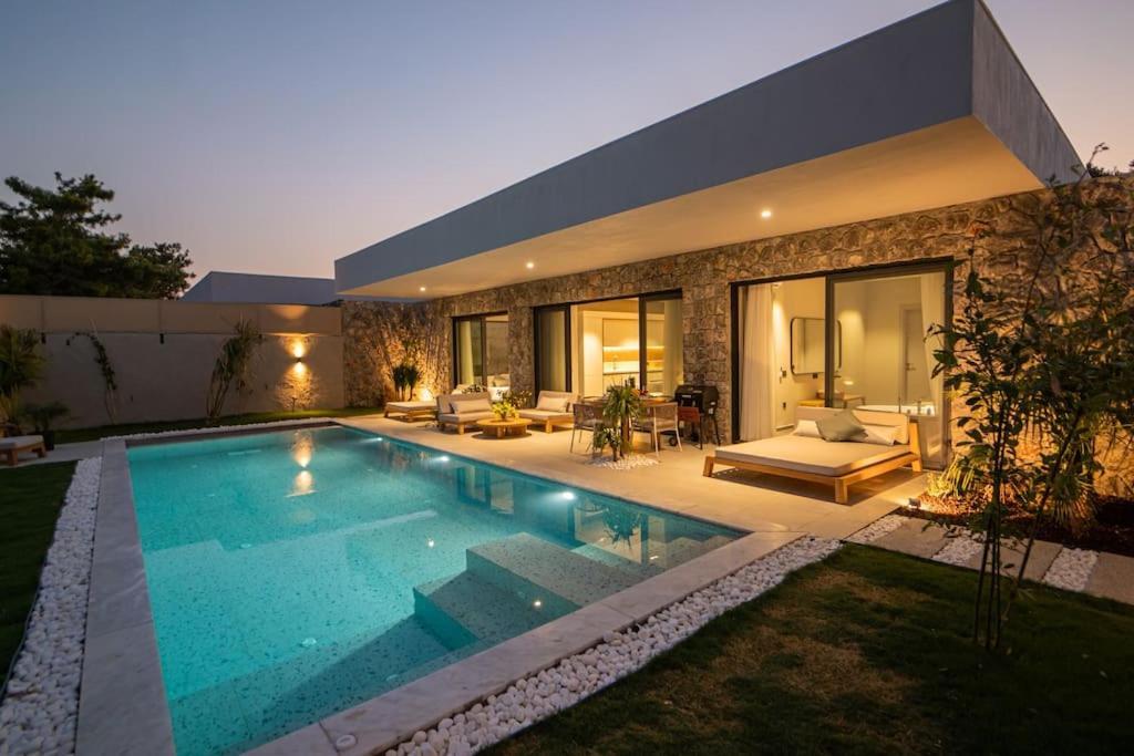 Viohouses 5- Luxury Private Korunakli Oezel Havuzlu Villa