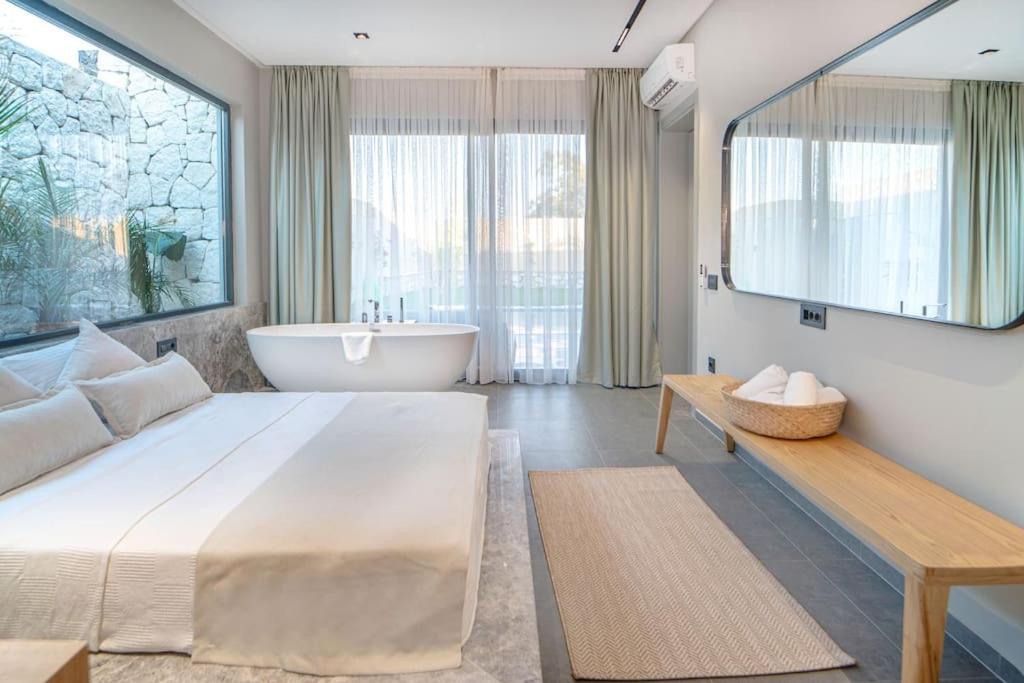 Viohouses 5- Luxury Private Korunakli Oezel Havuzlu Villa