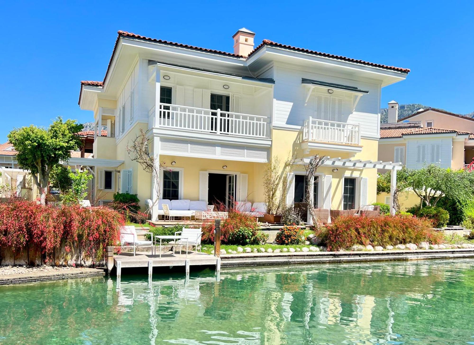 Portville 120 Stunning Corner In Portville W/canal Access In Gocek Apartment Fethiye