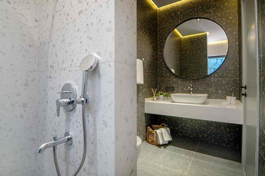 Viohouses 6- Luxury Private Korunakli Oezel Havuzlu Holiday home *