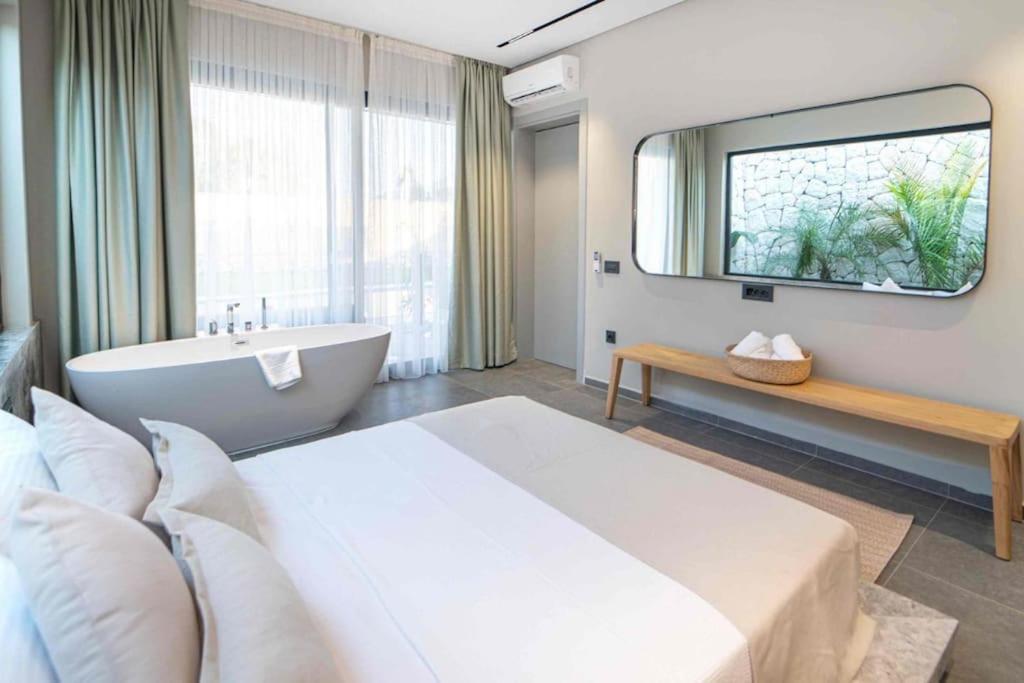 Holiday home Viohouses 6- Luxury Private Korunakli Oezel Havuzlu