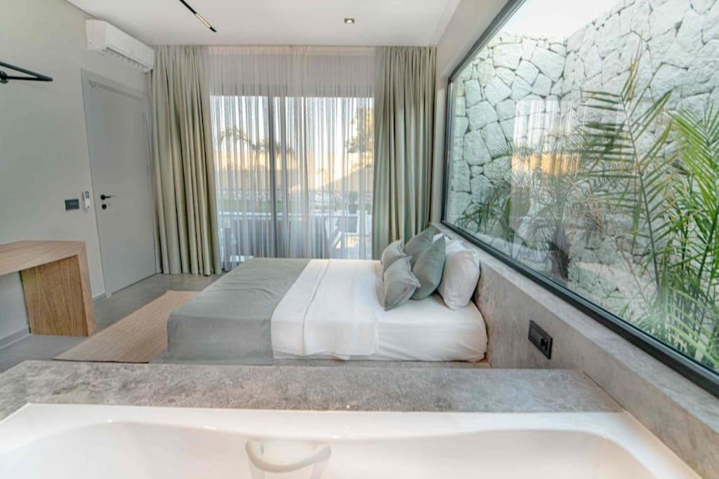 Viohouses 6- Luxury Private Korunakli Oezel Havuzlu Holiday home *