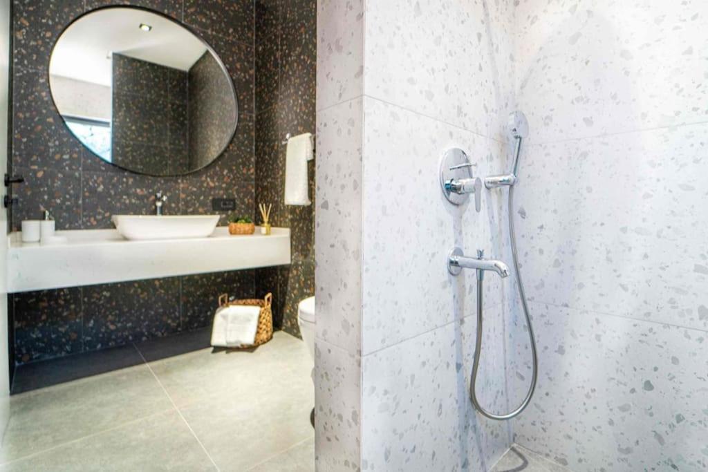 Viohouses 6- Luxury Private Korunakli Oezel Havuzlu Holiday home *