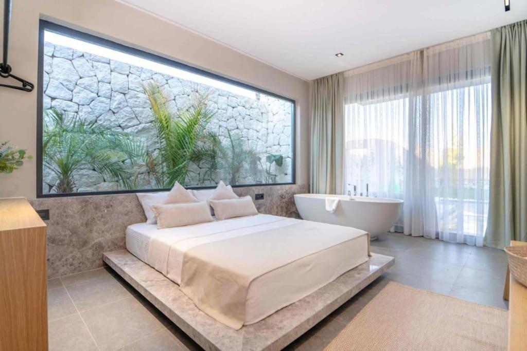 Holiday home Viohouses 6- Luxury Private Korunakli Oezel Havuzlu *