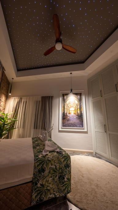 Sehir Merkezinde Lueks - Ocekhomes Adin Fethiye