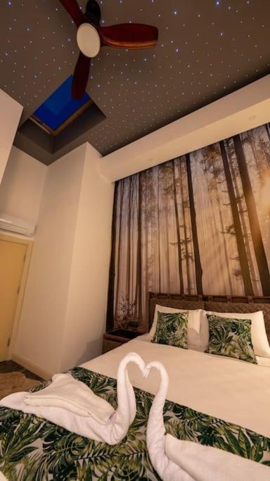 Sehir Merkezinde Lueks - Ocekhomes Adin