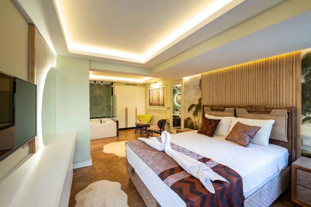 Merkezde Jakuzili Lueks - Ocekhomes Meva * Fethiye