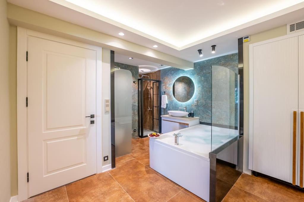 Merkezde Jakuzili Lueks - Ocekhomes Meva Fethiye