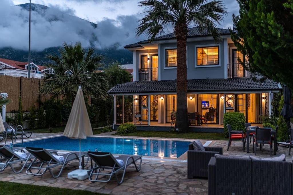 Villa Palmiye Jakuzili Bahceli Havuzlu - Ocekhomes *