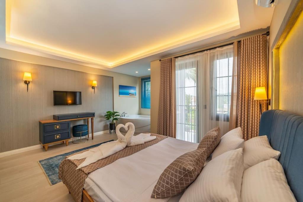Villa Palmiye Jakuzili Bahceli Havuzlu - Ocekhomes