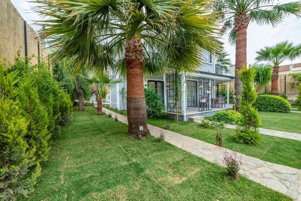 Villa Palmiye Jakuzili Bahceli Havuzlu - Ocekhomes *