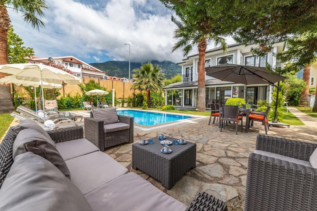 Palmiye Jakuzili Bahceli Havuzlu - Ocekhomes * Fethiye