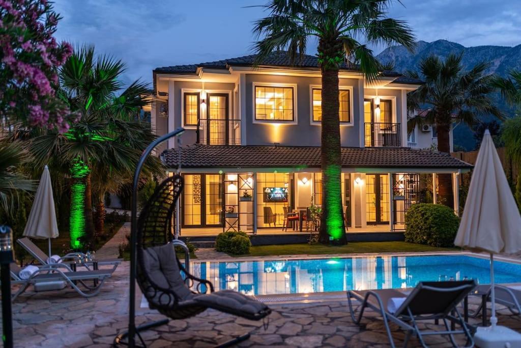 Palmiye Jakuzili Bahceli Havuzlu - Ocekhomes Villa Fethiye