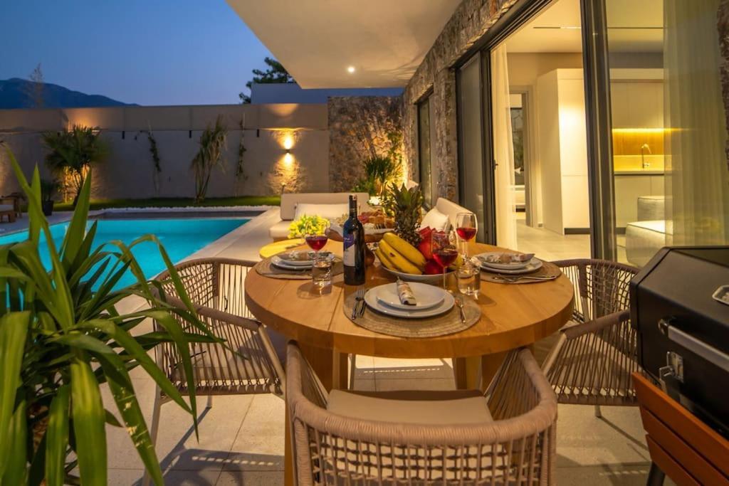 Villa Viohouses 5- Luxury Private Korunakli Oezel Havuzlu Fethiye
