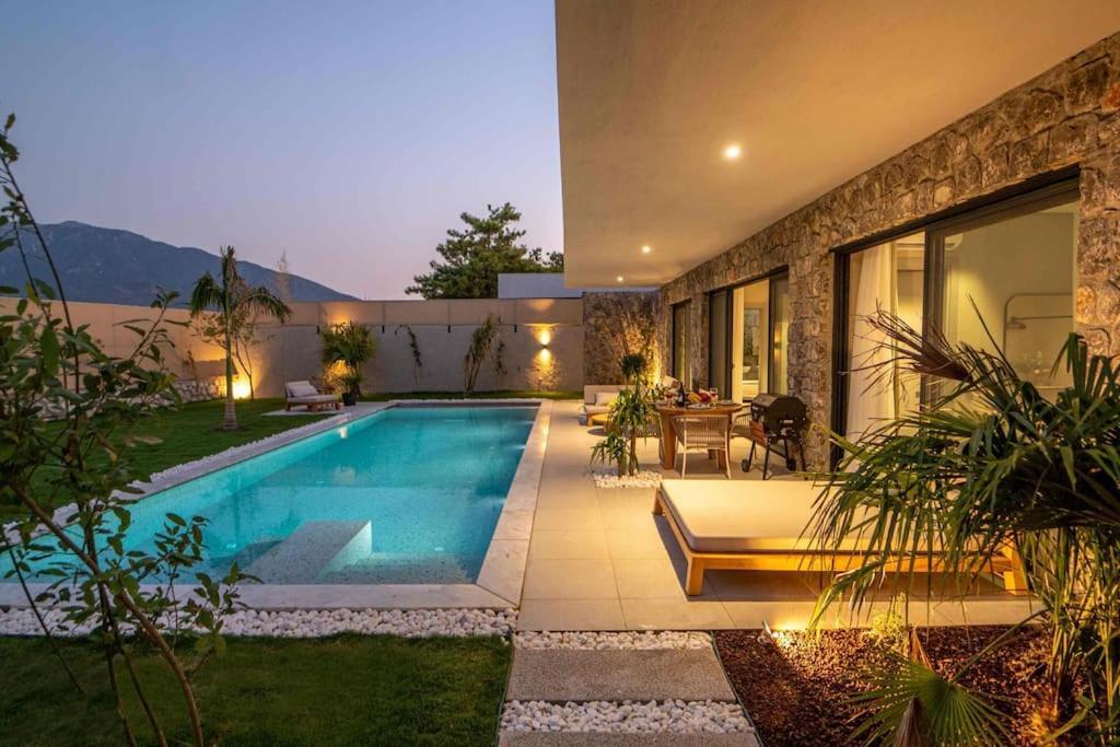 Villa Viohouses 5- Luxury Private Korunakli Oezel Havuzlu