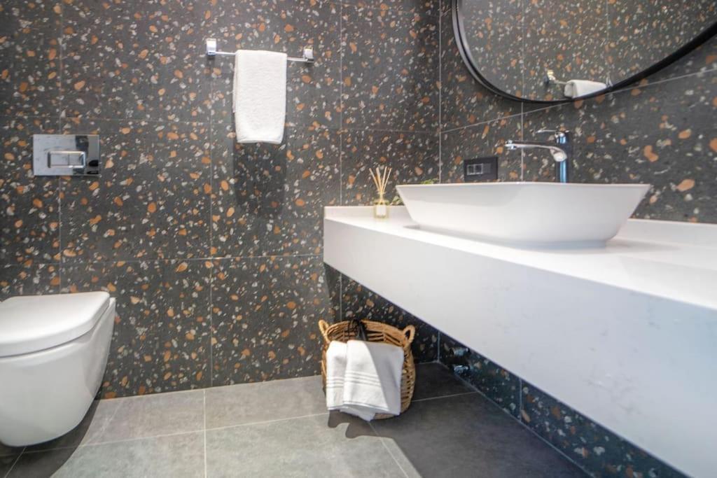 Villa Viohouses 5- Luxury Private Korunakli Oezel Havuzlu