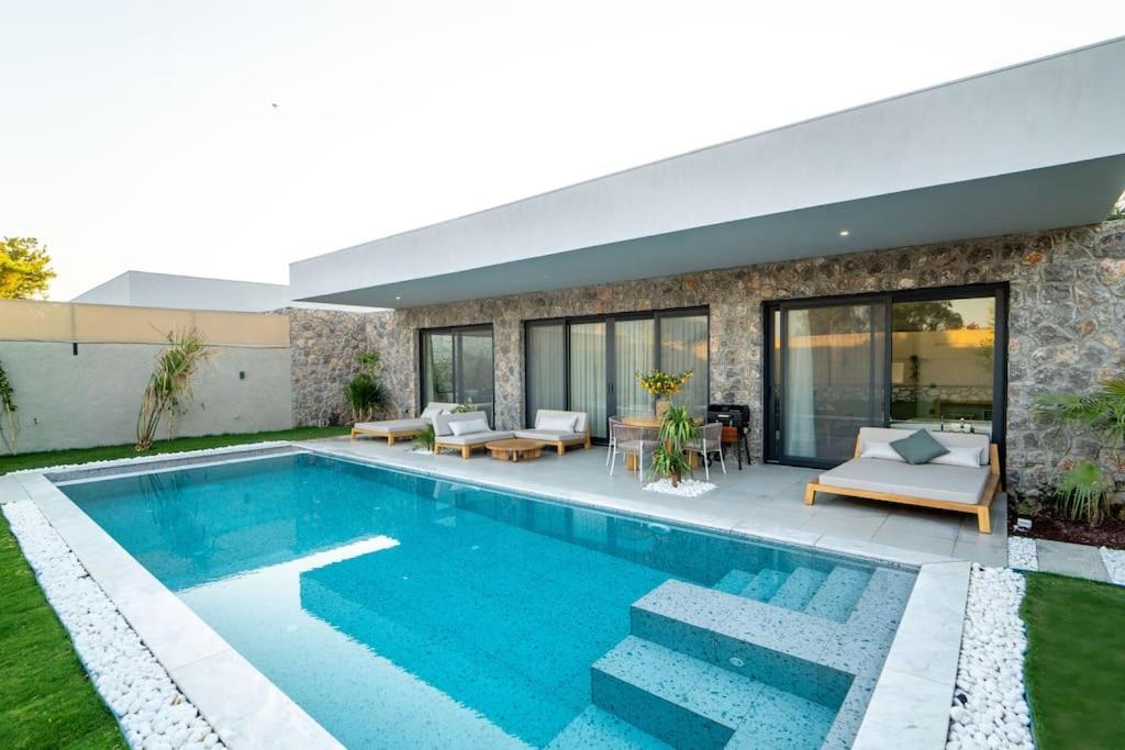 Viohouses 5- Luxury Private Korunakli Oezel Havuzlu