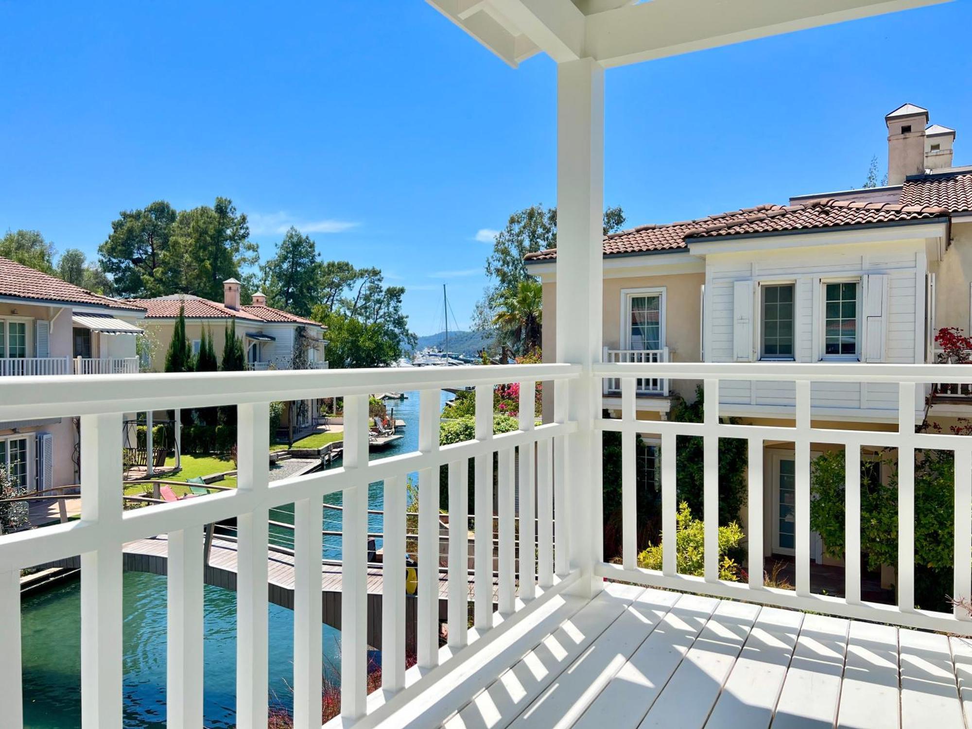 Apartment Portville 120 Stunning Corner In Portville W/canal Access In Gocek Fethiye