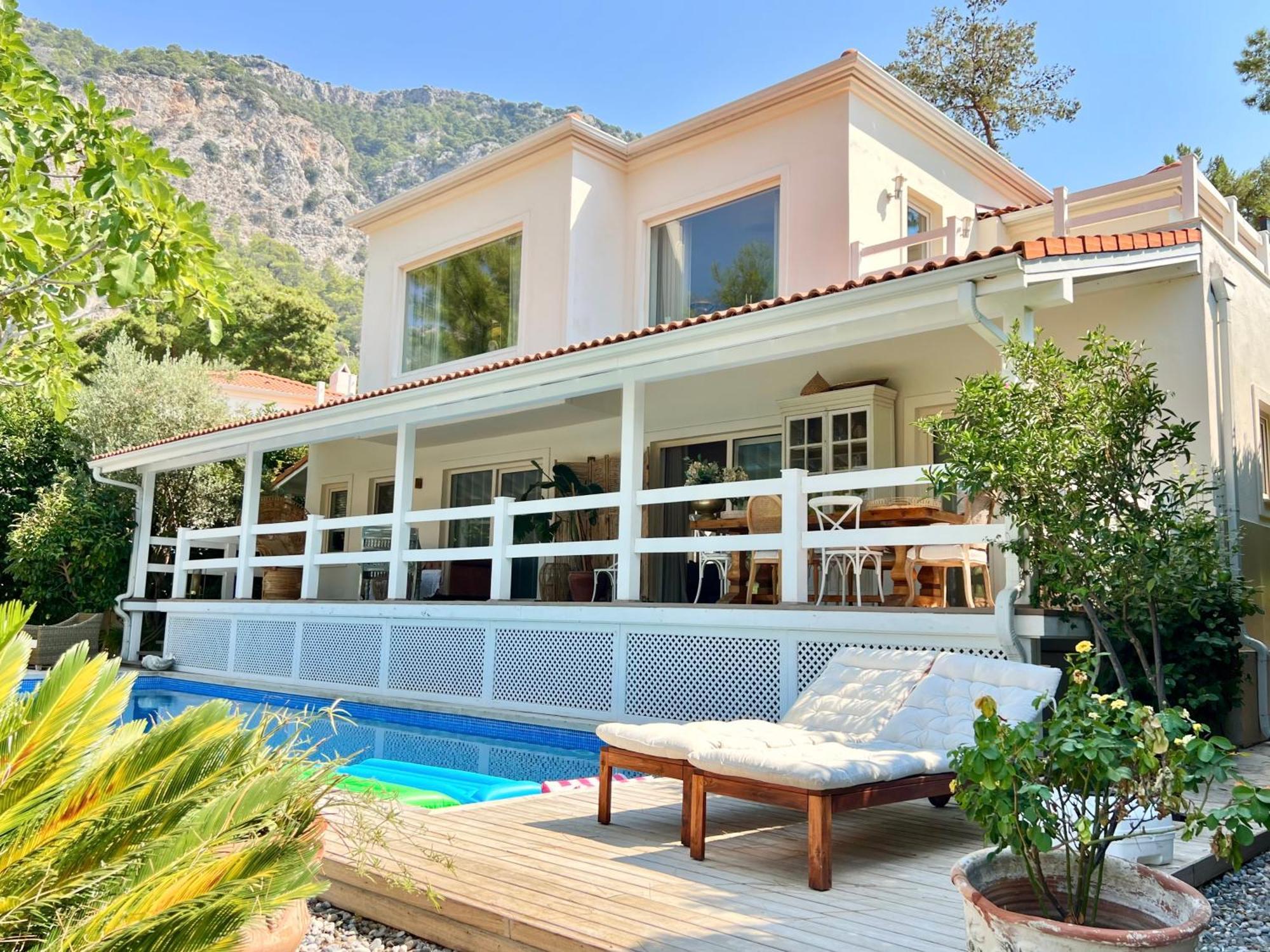 Villa Storm - Very Stylish W/pool & Garden In Gocek Hills *