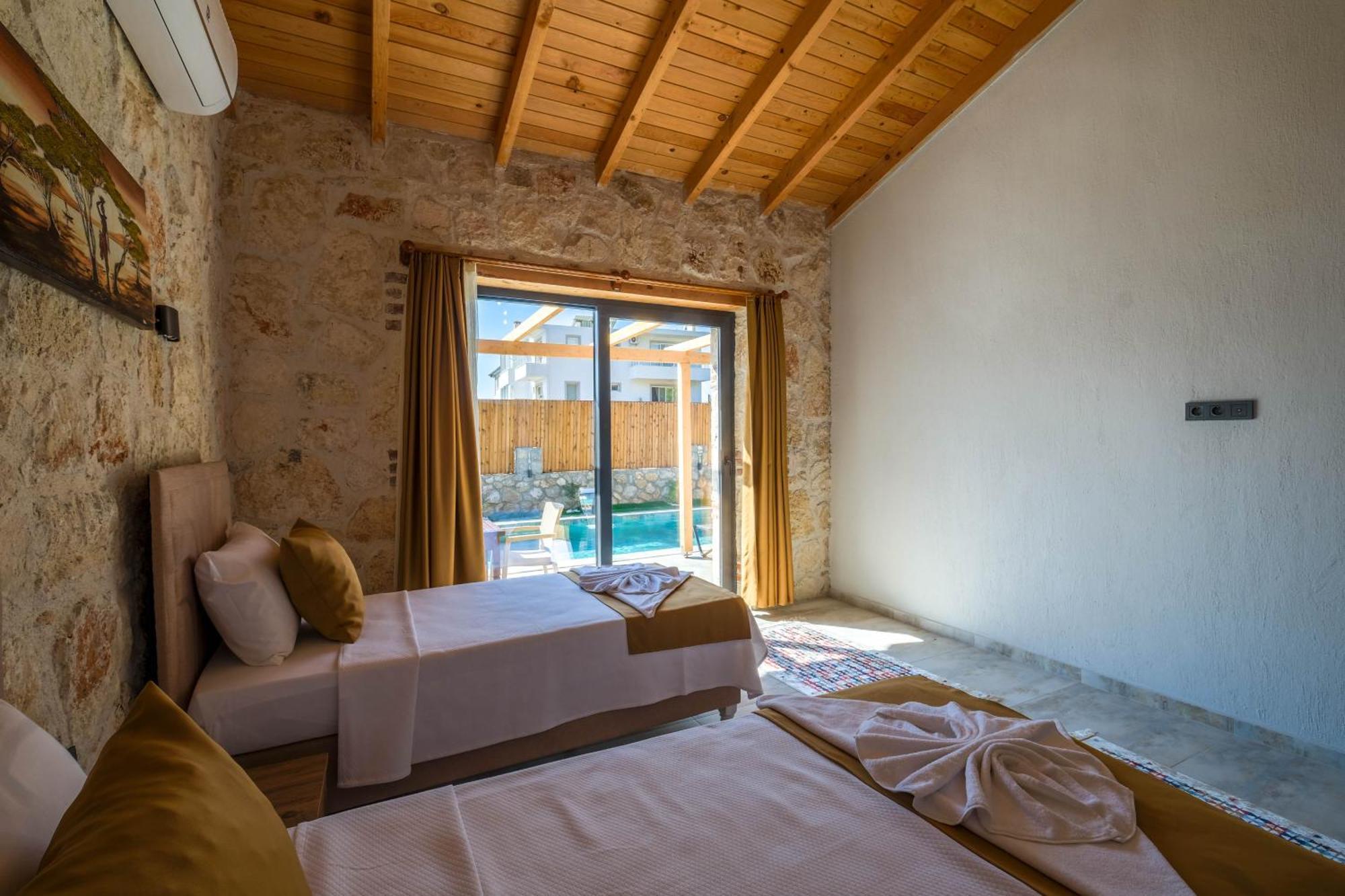 Mugla Stone Daylight 1 *