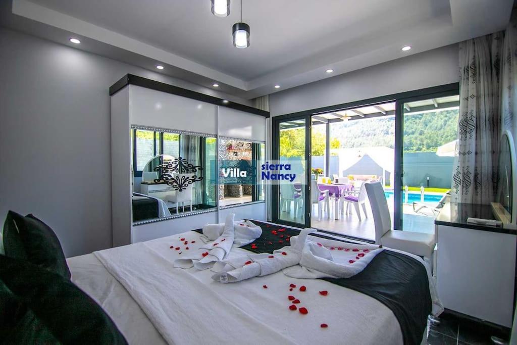Tam Korunakli 'kayakoey' Villa Fethiye