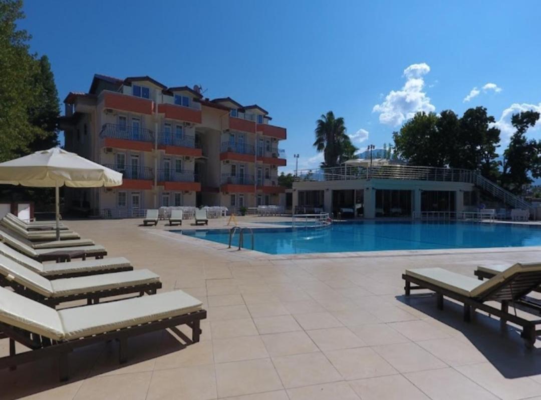 Grand Cinar Hotel *