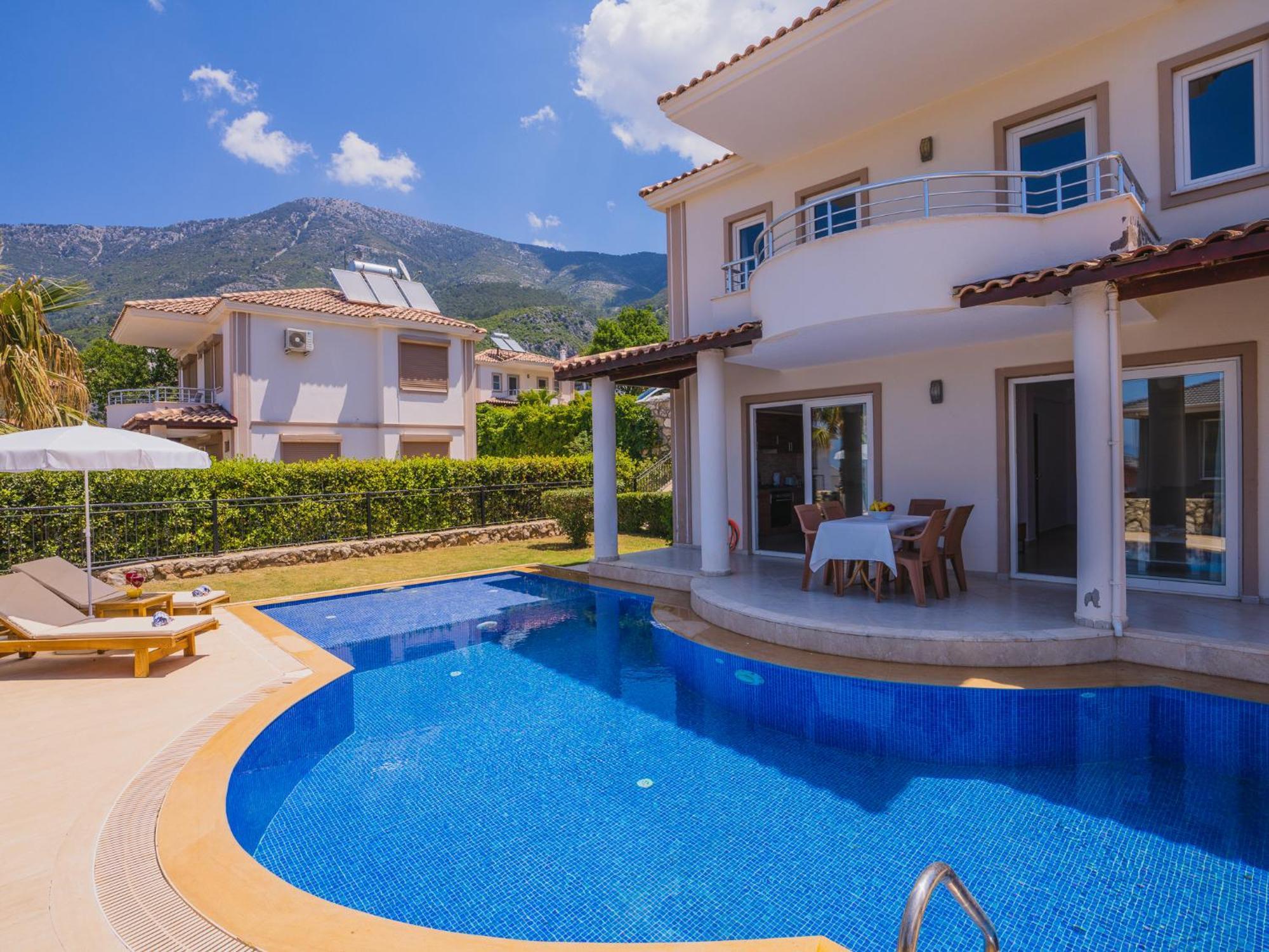 Ovacikta 3+1 Oezel Havuzlu Royal 15 Villa Fethiye