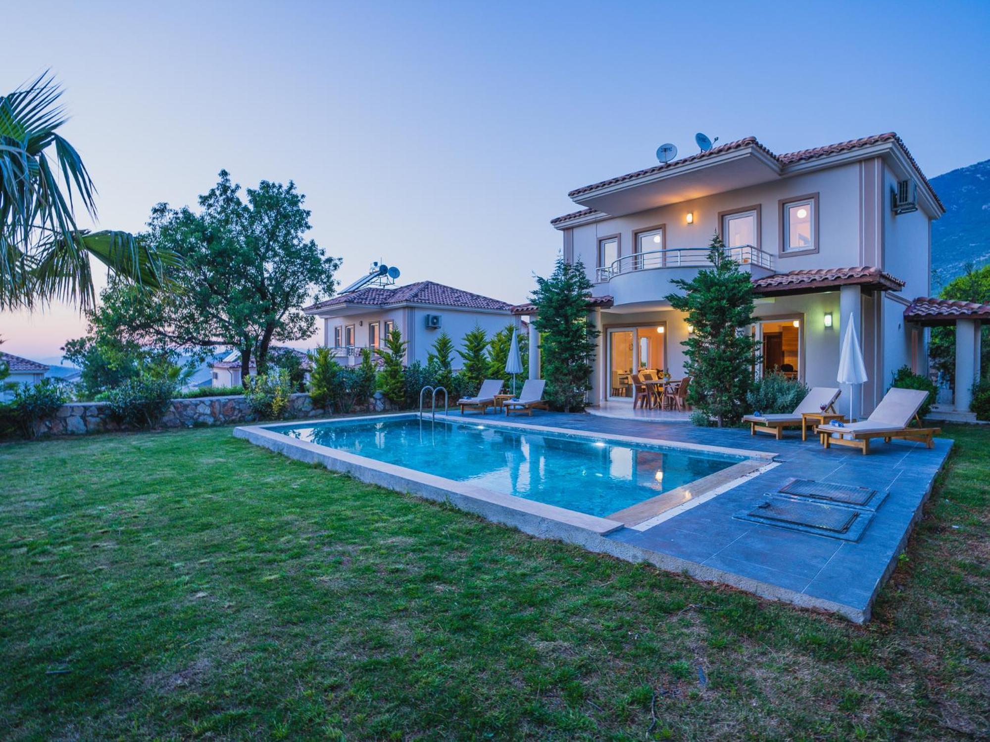 Ovacikta 6 Kisilik Oezel Havuzlu Royal 2 Fethiye