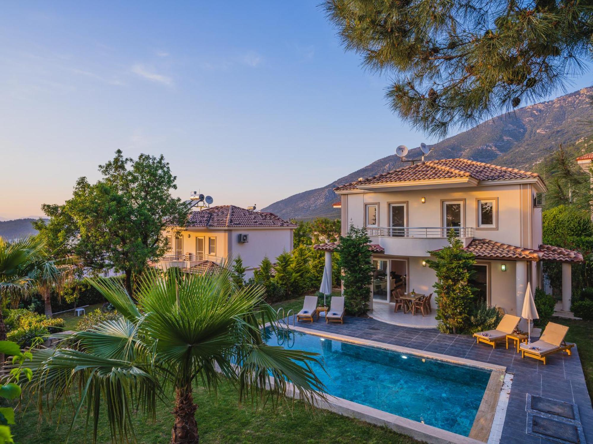 Ovacikta 6 Kisilik Oezel Havuzlu Royal 2 * Fethiye