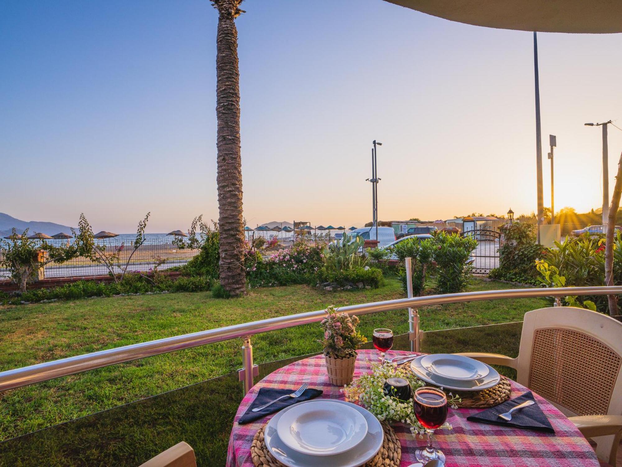 Sunset Aqua Lettings Aparthotel