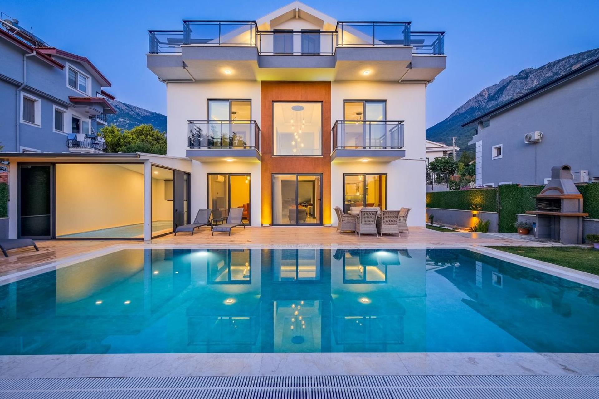 Lotus/ Oeluedeniz Isitmali Kapali Havuzlu Villa