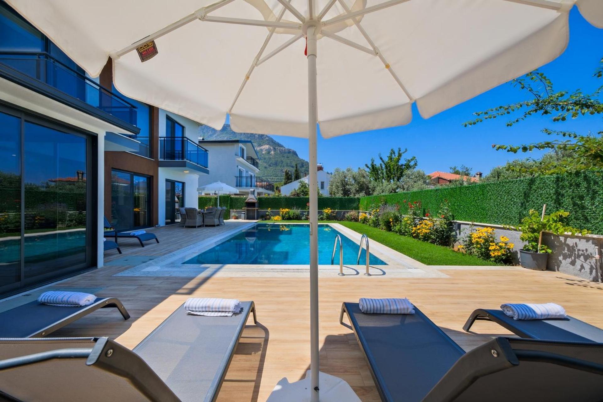 Villa Lotus/ Oeluedeniz Isitmali Kapali Havuzlu Fethiye