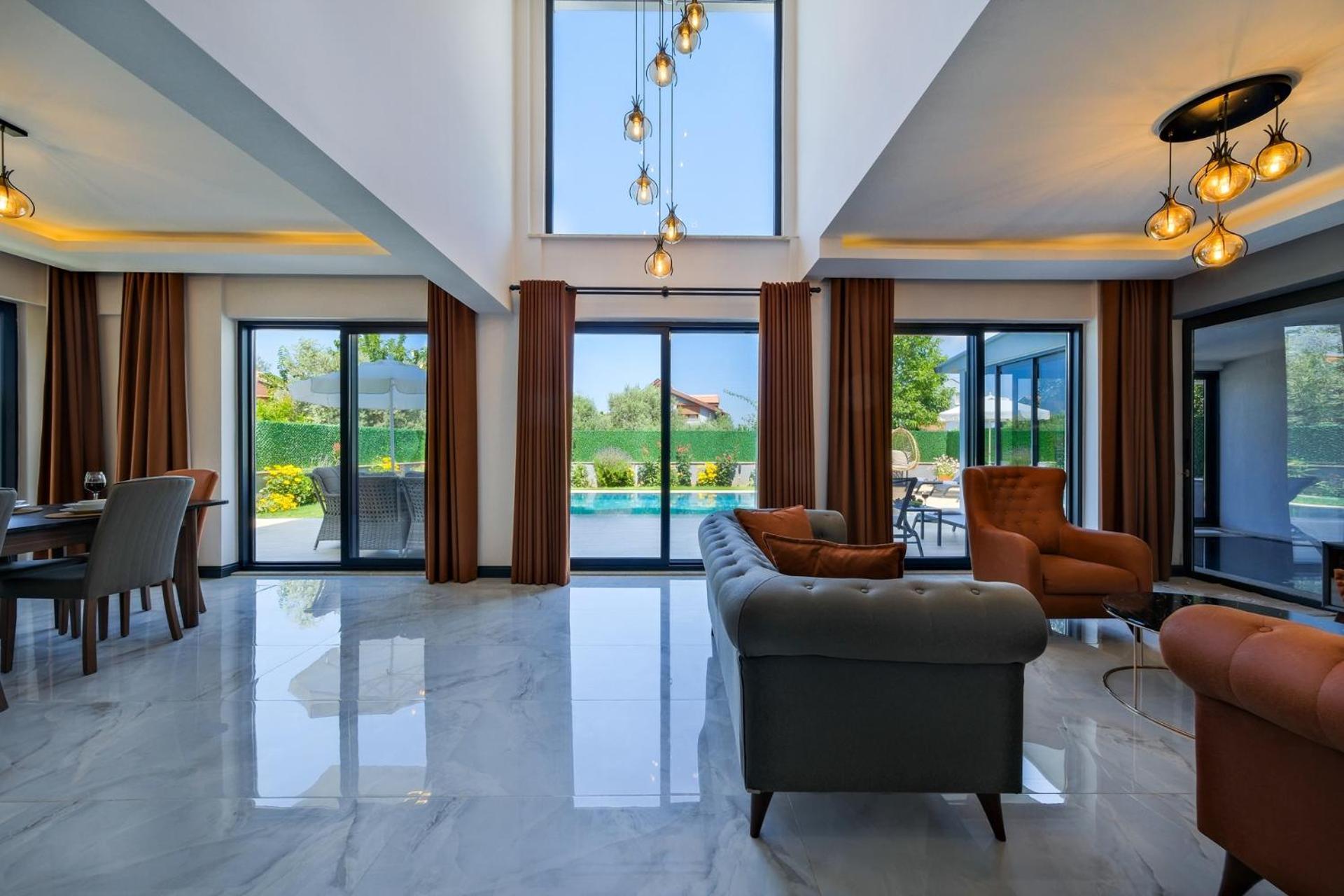 Lotus/ Oeluedeniz Isitmali Kapali Havuzlu Fethiye