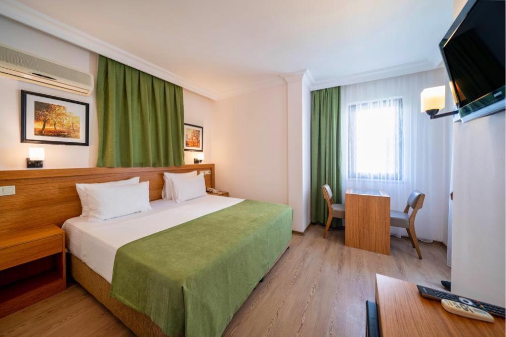 Hotel Qualia Park 3*