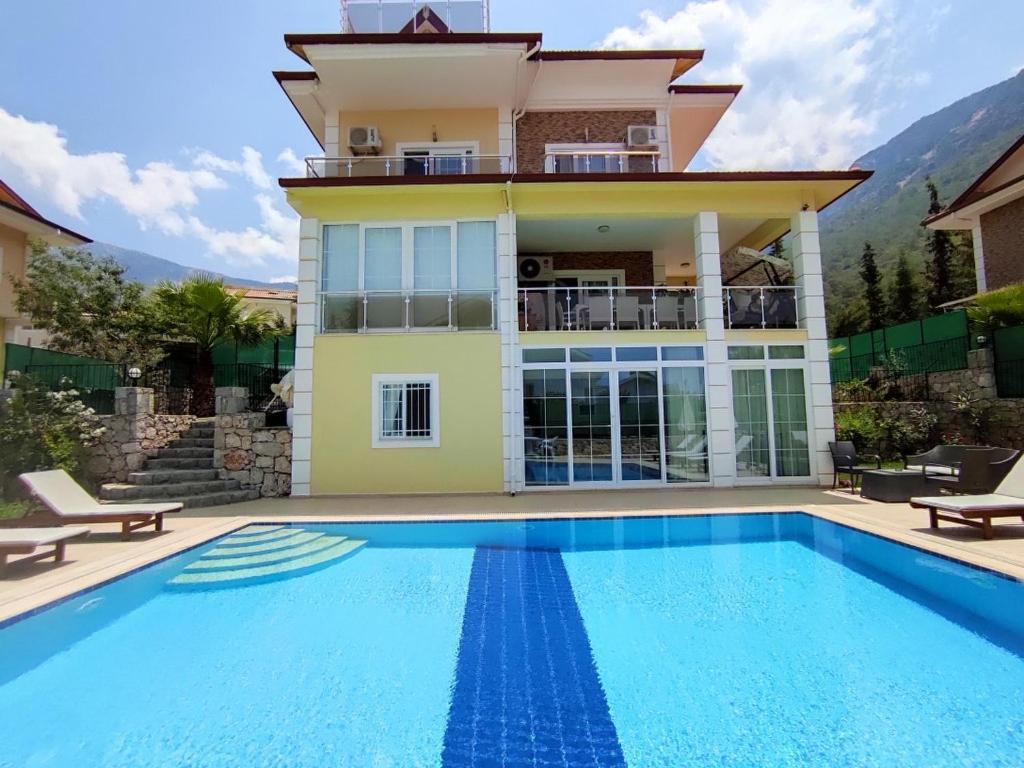 Alpine At Hisaroenue Oeluedeniz Ovacik 6+2, 12 People Fethiye