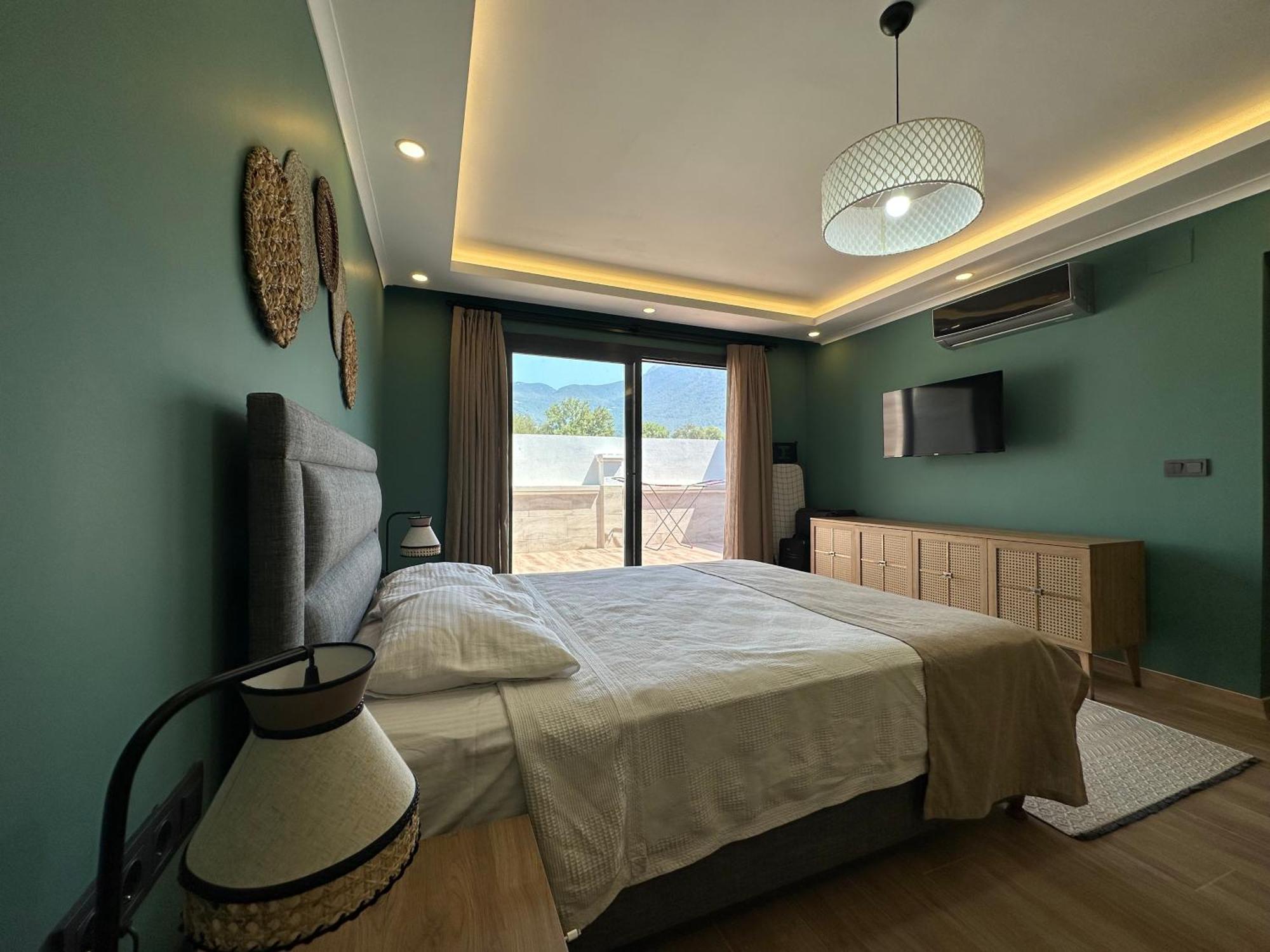 Villa Alya, Spacious 4 Bed With Private Pool