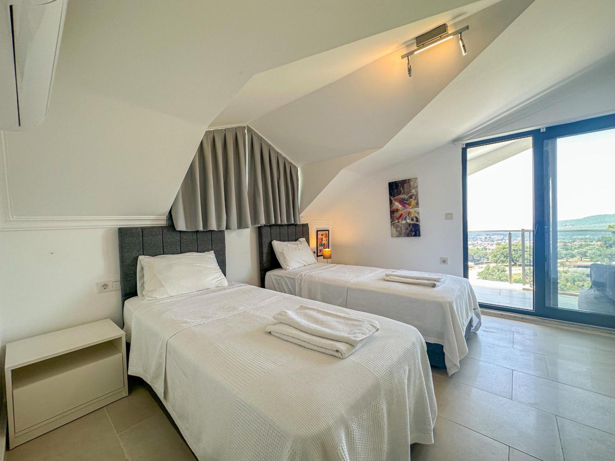 Alya, Spacious 4 Bed With Private Pool Fethiye