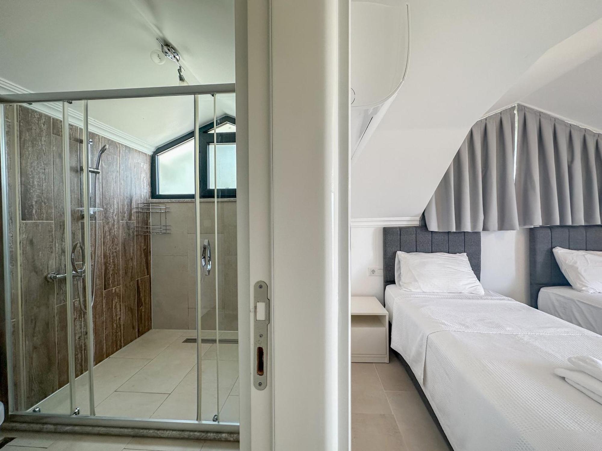 Alya, Spacious 4 Bed With Private Pool Villa