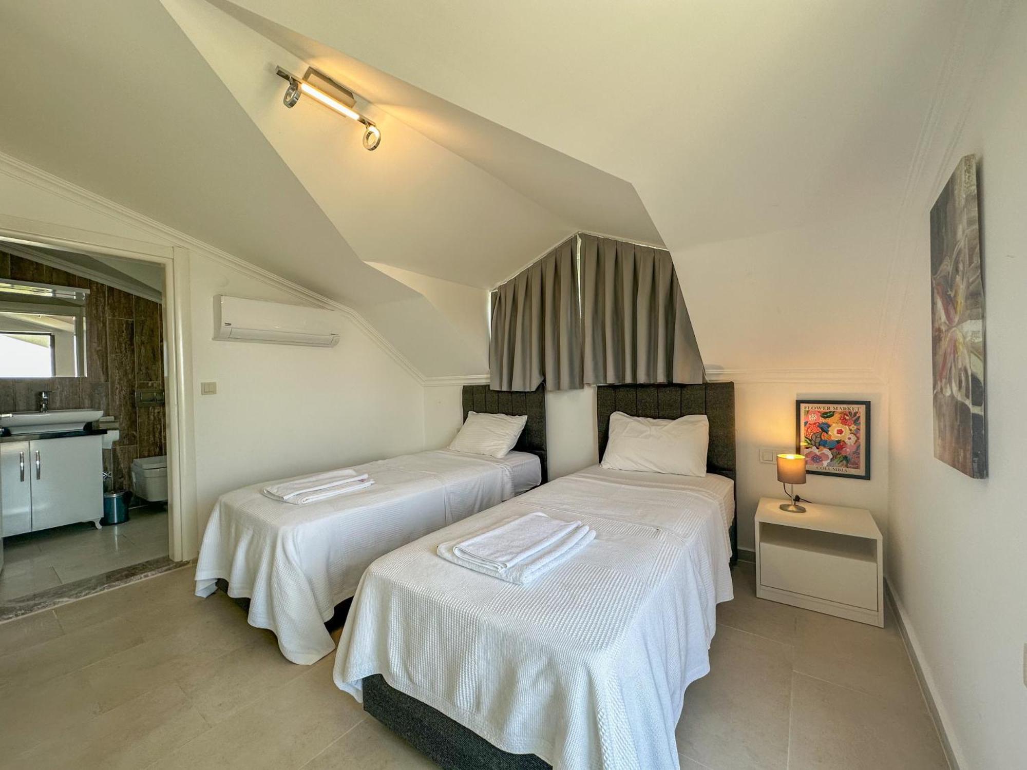 Villa Alya, Spacious 4 Bed With Private Pool *