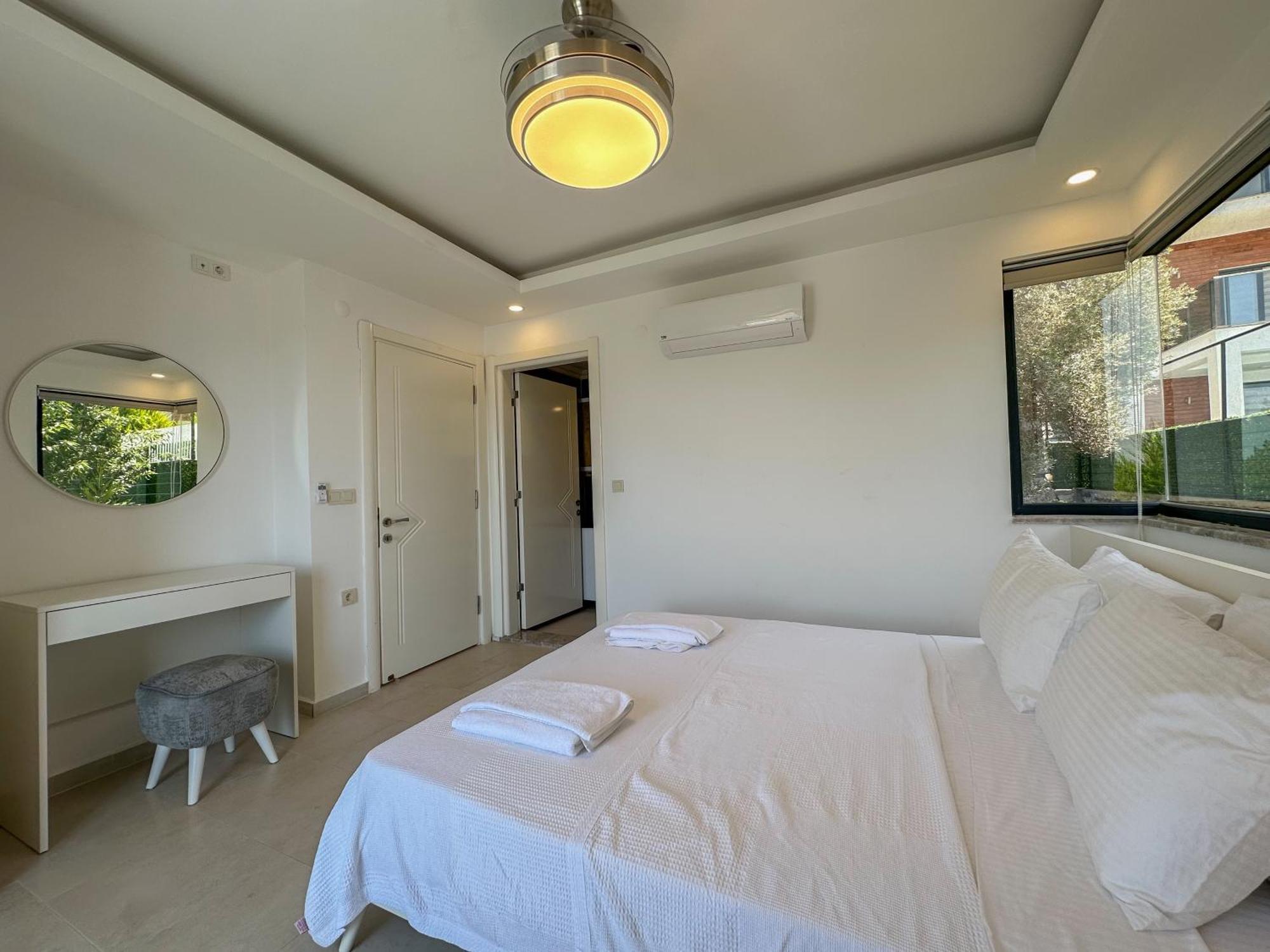Alya, Spacious 4 Bed With Private Pool Villa *