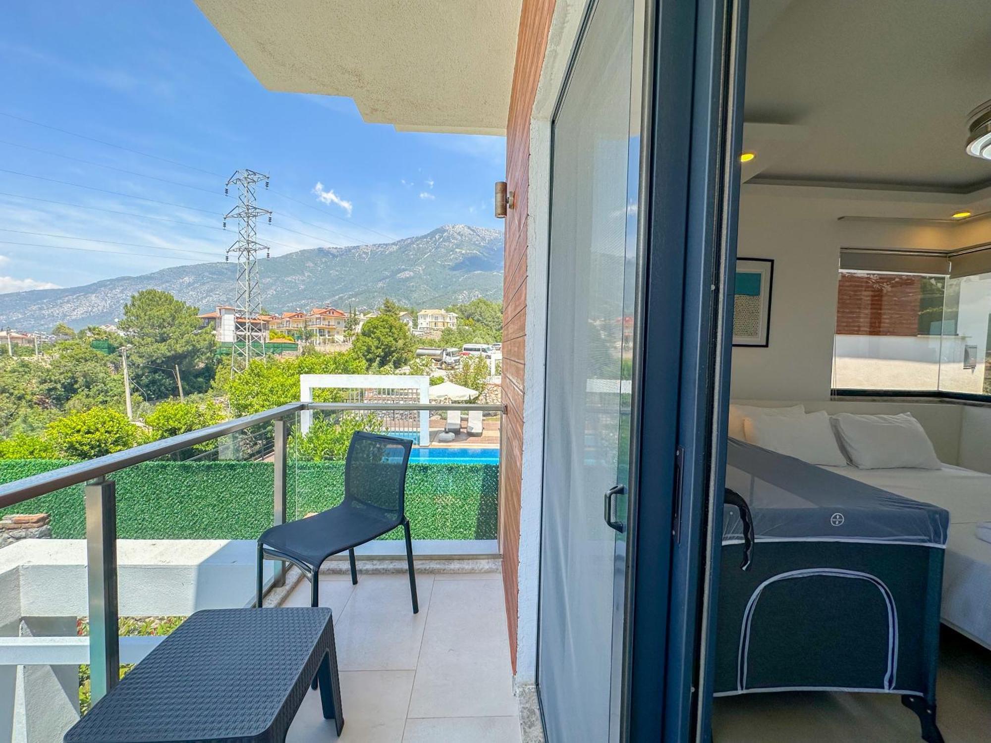 Alya, Spacious 4 Bed With Private Pool Villa *