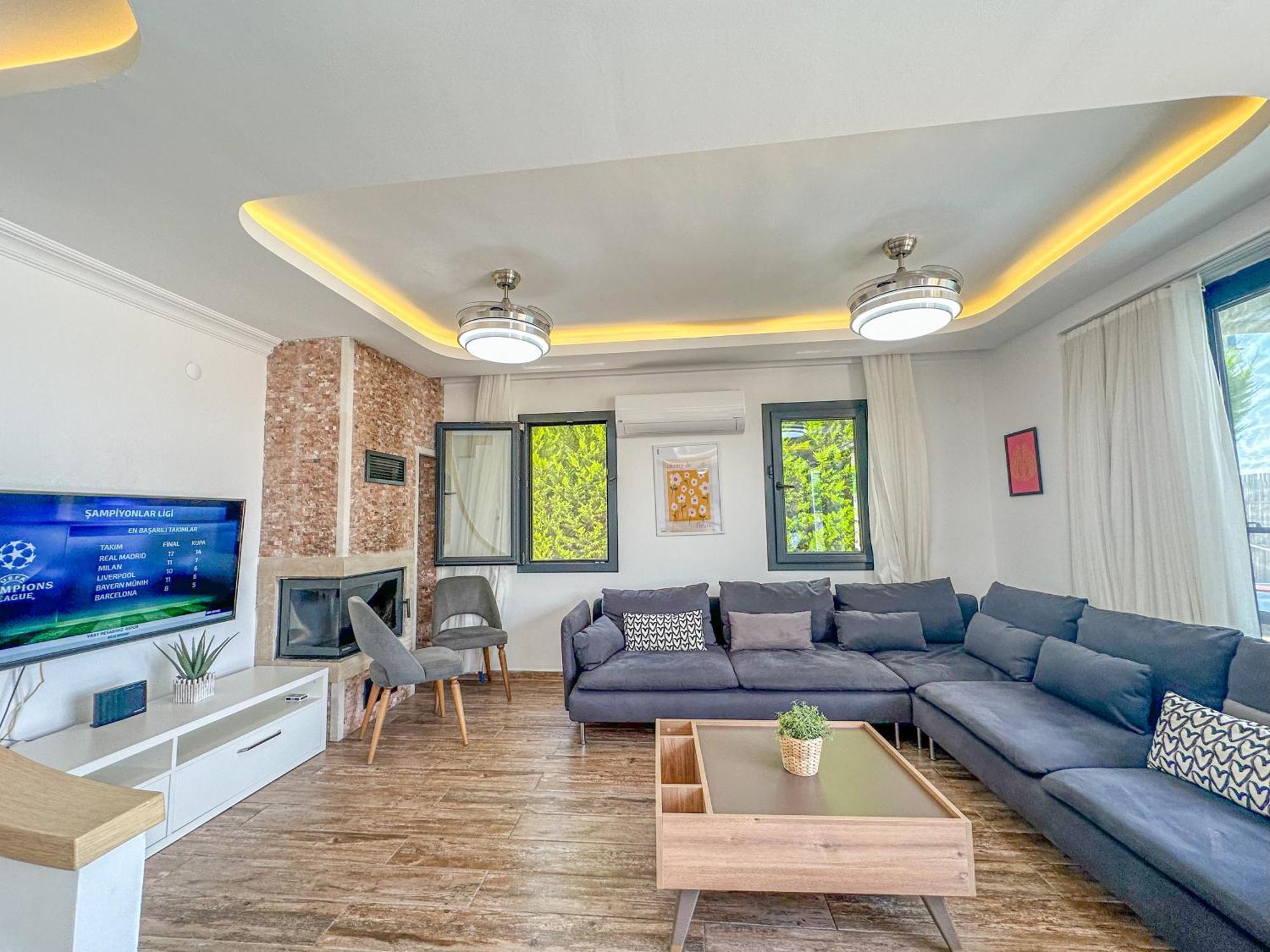 Alya, Spacious 4 Bed With Private Pool Villa *