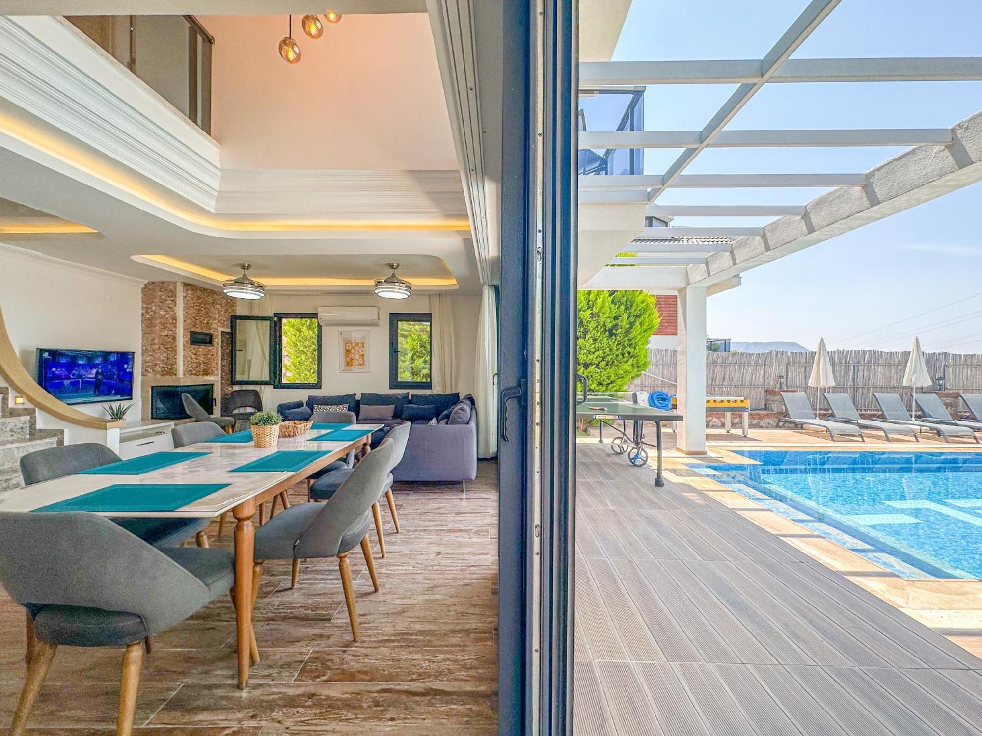 Alya, Spacious 4 Bed With Private Pool