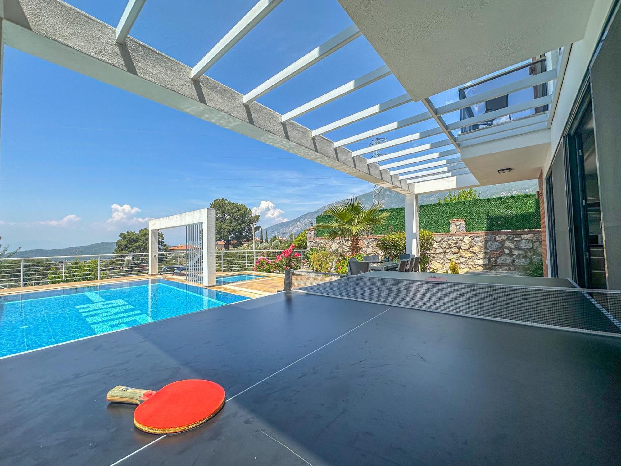 Alya, Spacious 4 Bed With Private Pool Villa