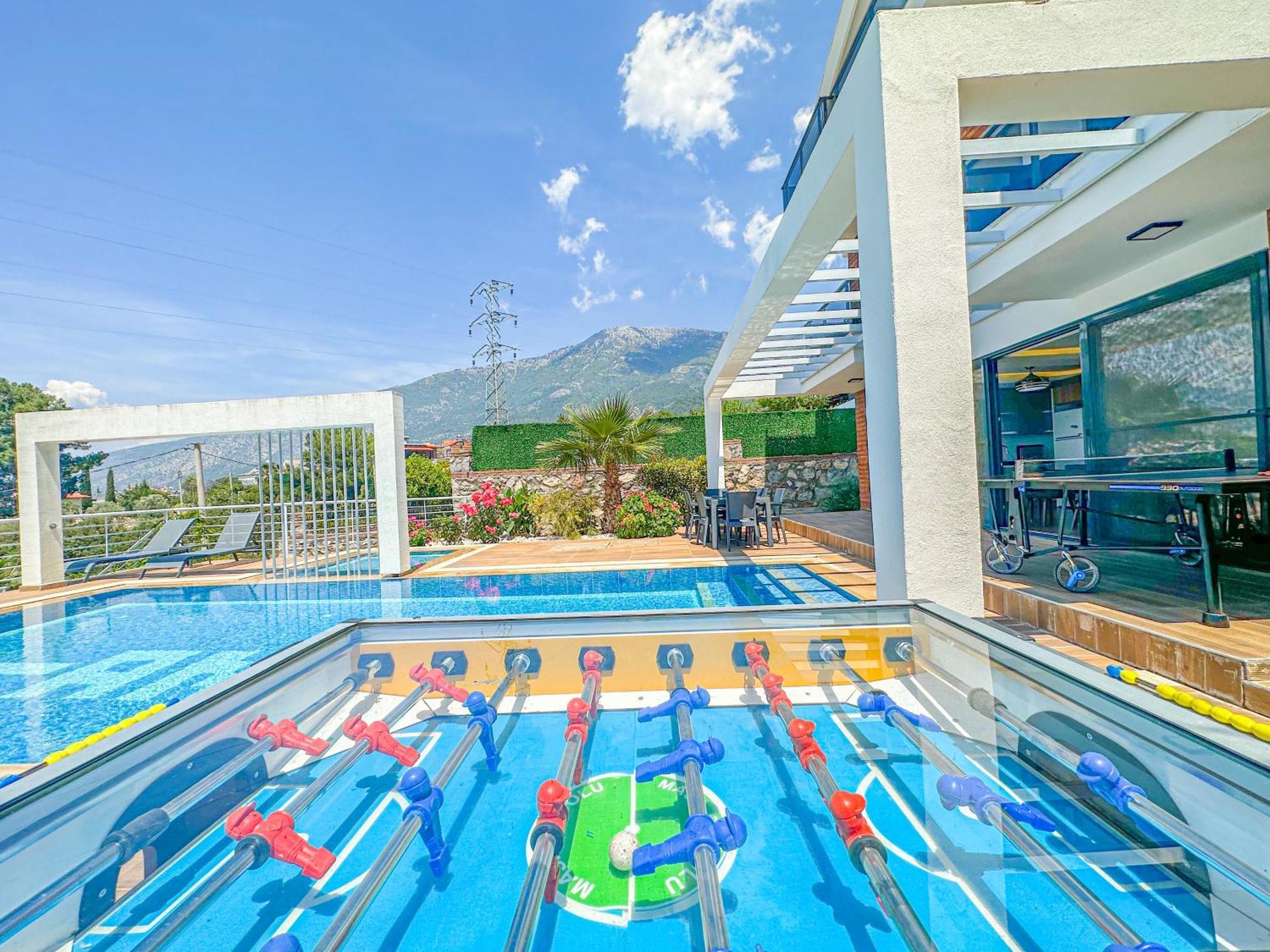 Villa Alya, Spacious 4 Bed With Private Pool *